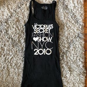 VEUC Victoria’s Secret Fashion Show 2010 tank S
